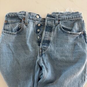 LEVI HIGH RISE Light Blue Denim Jeans